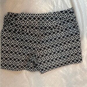 Banana Republic Black and White Geometric Shorts Sz 6